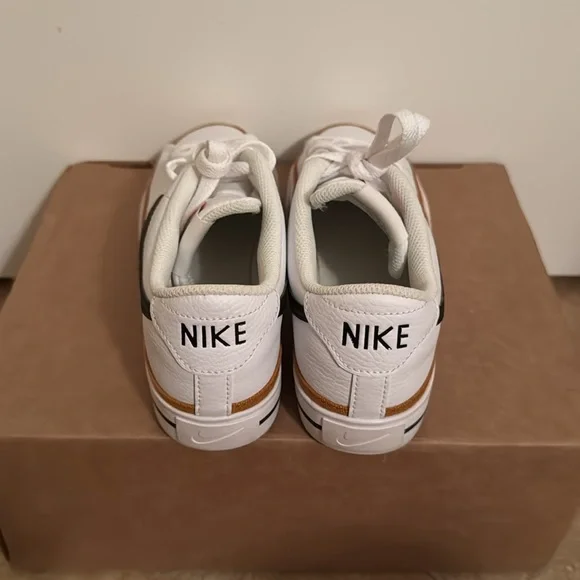*NEW* Nike Court Legacy (Women’s size 9) - Picture 4 of 4